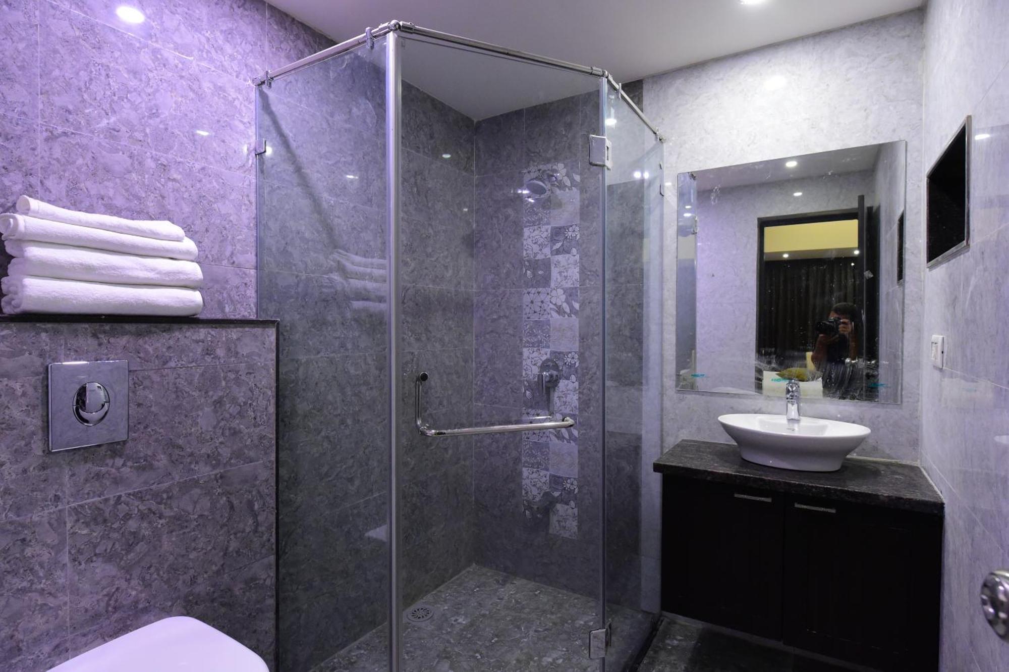 Hotel Opulence Nadiad ภายนอก รูปภาพ