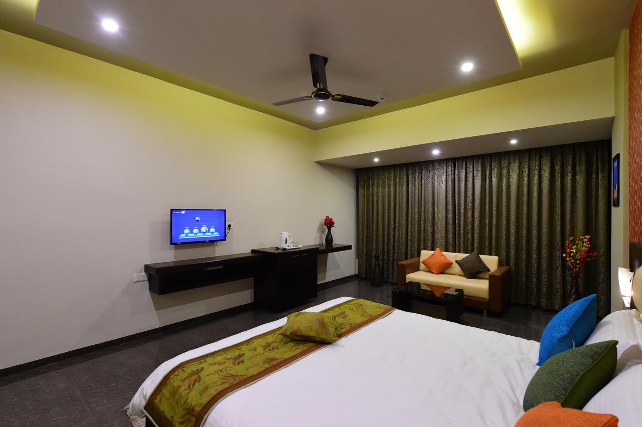 Hotel Opulence Nadiad ภายนอก รูปภาพ